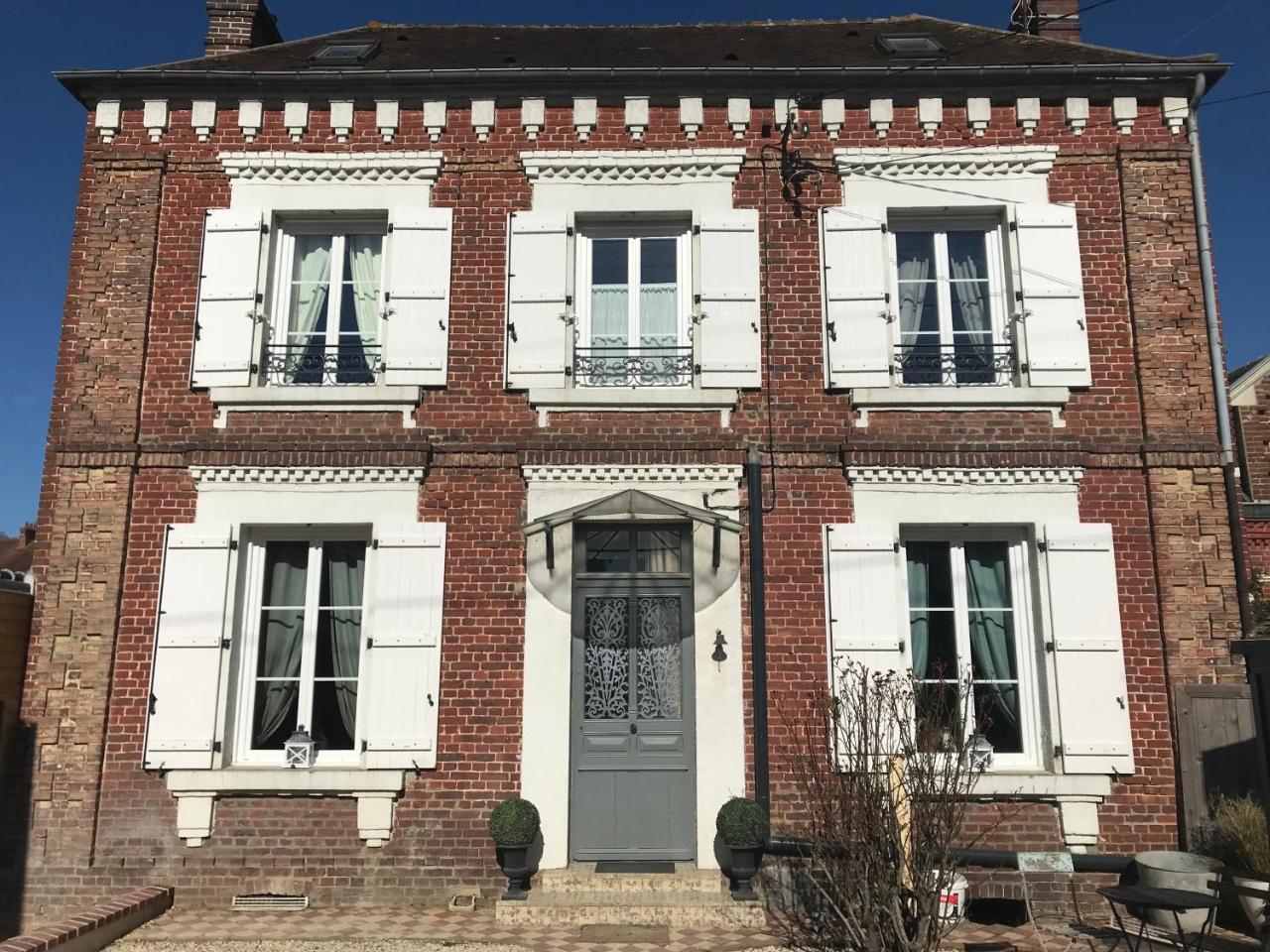 La Parenthese Epicurienne Bed and Breakfast Μποβέ Εξωτερικό φωτογραφία